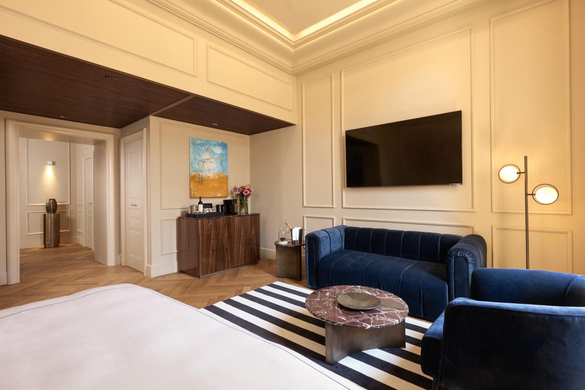 Premium Suite,1597560627:JPEG